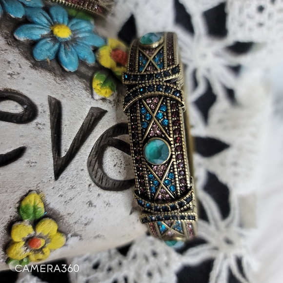 Tapered "X" Crystal Bangle Bracelet Heidi Daus - Picture 7 of 9